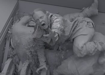 Goodbye Kansas Studios’s Walking Dead trash crusher breakdown